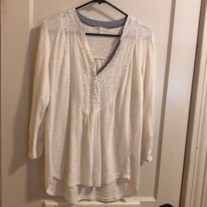 Cute white 3/4 sleeve tee with pretty lace trim